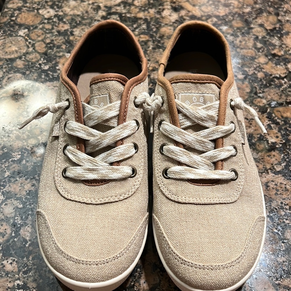 NWOT SKECHERS Women's Bobs B Cute Sneakers